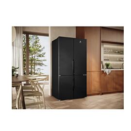 Tủ lạnh 4 cánh Electrolux 562L EQE5760B-B UltimateTaste Series 800 - Nước ngoài; Đá tự động; AICoolAssist; Ngăn đông mềm linh hoạt MultiChill, Ngăn GreenZone giúp giữ rau củ quả tươi lâu hơn; Cooling360; Cấp đông nhanh; Luồng khí đa chiều bằng Metal Multi
